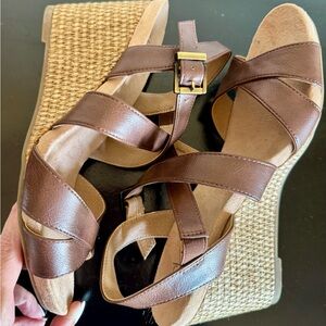 Life Stride Brown Harbor Wedge Sandals‎